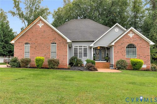 8365 Buckard Dr, Mechanicsville, VA, 23111-1445 | Card Image