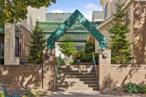 apt-6215-7605 Edinborough Way, Edina, MN, 55435-5828 | Card Image