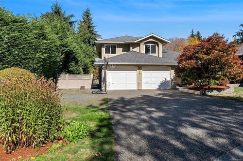 796 Worthington Pl, Victoria, BC, V8Y3J4 | Card Image