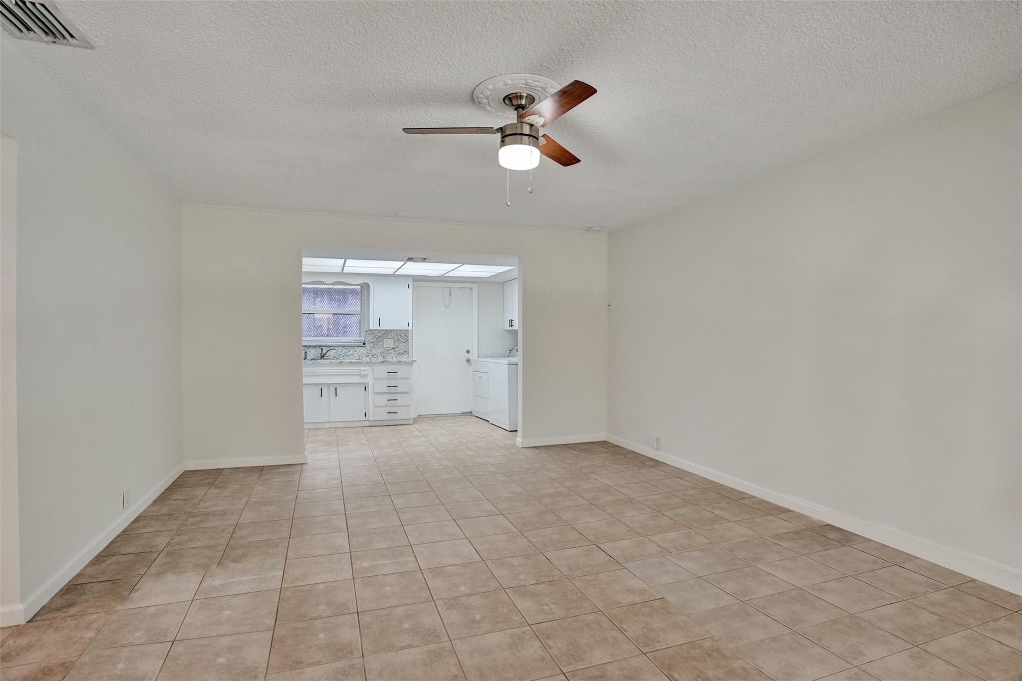 Residential Lease in Oakland Park 2