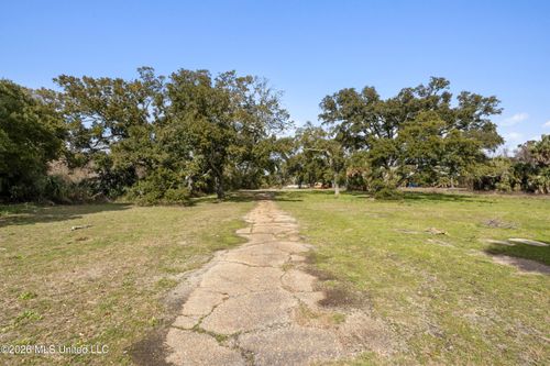 30 E Beach Blvd, Gulfport, MS, 39507-1206 | Card Image