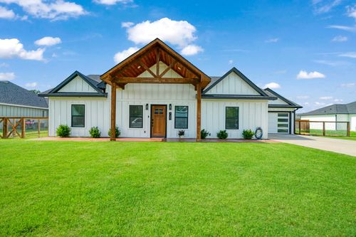 725 Daniel St, Blossom, TX, 75416-2524 | Card Image