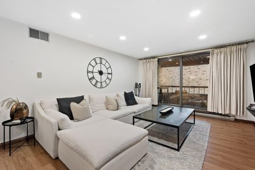 1818 E Shorewood Blvd, Shorewood, WI, 53211-2561 | Card Image