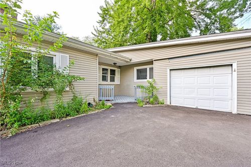 4942 Lear Nagle Rd, North Ridgeville, OH, 44039-2106 | Card Image