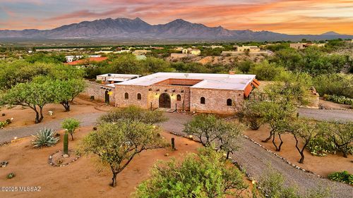 909 W Mission Twin Buttes Rd, Green Valley, AZ, 85622-8325 | Card Image