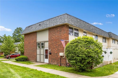 235 College Park Dr, Coraopolis, PA, 15108-2309 | Card Image
