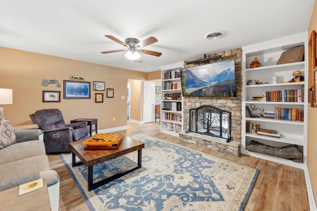 3211 County Road 237, House other with 4 bedrooms, 3 bathrooms and 2 parking in Alvin TX | Image 12