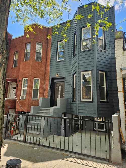 2 Jardine Pl, Brooklyn, NY, 11233-3412 | Card Image