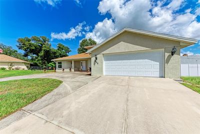 822 Diane Circle, House other with 3 bedrooms, 3 bathrooms and null parking in Englewood FL | Image 3