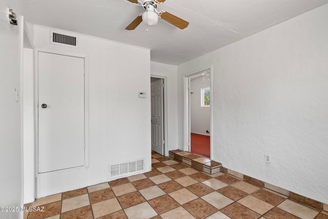 4812 e 3rd st-2-24 | Image 25