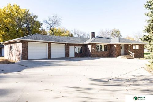 825 N Academy Ave, York, NE, 68467-1615 | Card Image