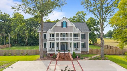 902 College St, Vanceboro, NC, 28586-9213 | Card Image