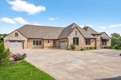 16527 E 171st Street, House other with 3 bedrooms, 2 bathrooms and null parking in Bixby OK | Image 2