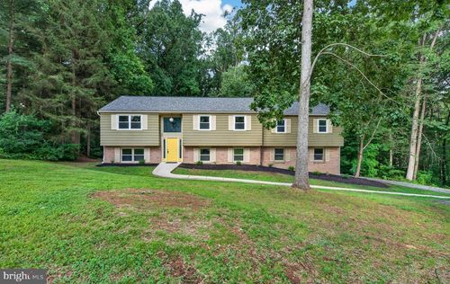 90 Schoolhouse Ln, COATESVILLE, PA, 19320-1524 | Card Image
