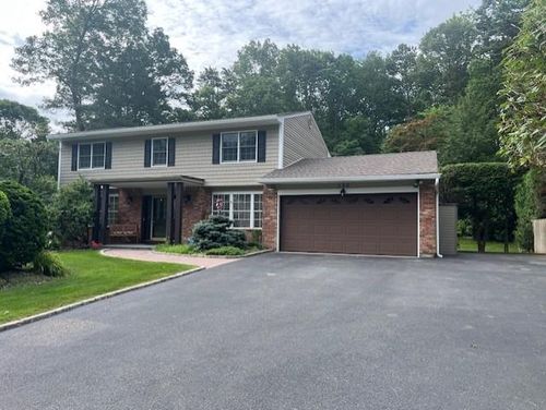 120 Washington Blvd, Commack, NY, 11725-1731 | Card Image