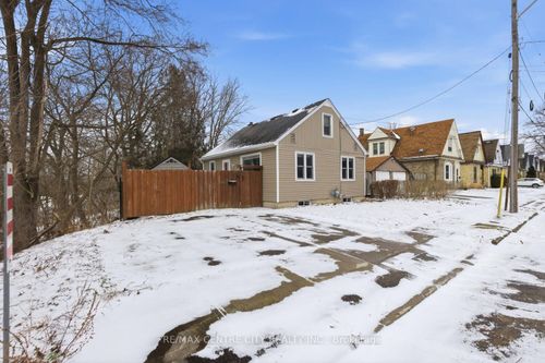 51 Smith St, London, ON, N5Z2C6 | Card Image