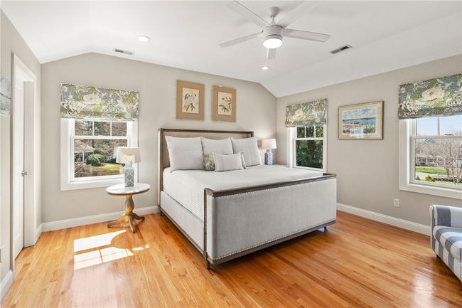 37 Island Dr, House other with 4 bedrooms, 3 bathrooms and 6 parking in Middletown RI | Image 14