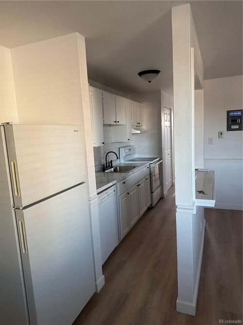 303-3455 Logan, Englewood, CO, 80113 | Card Image