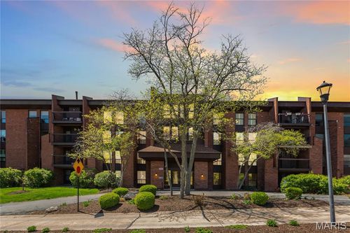 206-585 Coeur De Royale Dr, Saint Louis, MO, 63141-6914 | Card Image