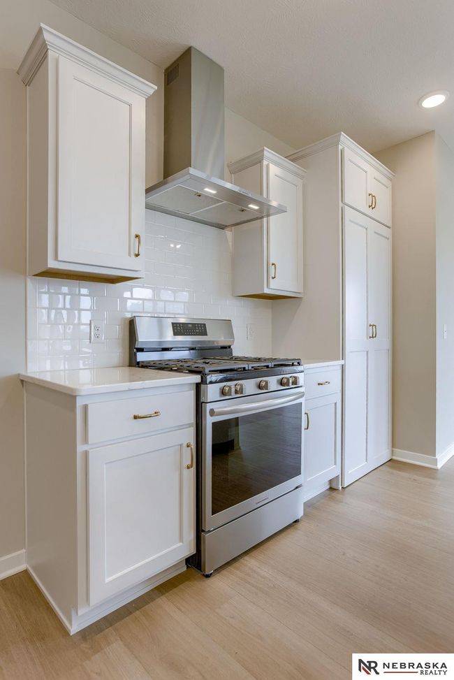 11707 S 123 Rd Ave, House other with 5 bedrooms, 3 bathrooms and 3 parking in Papillion NE | Image 9