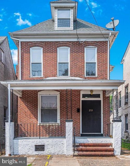 253 Beech St, POTTSTOWN, PA, 19464-5556 | Card Image