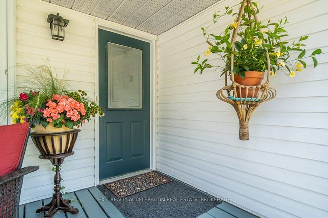 2492 County Rd 41, House other with 3 bedrooms, 2 bathrooms and 6 parking in Roblin ON | Image 4