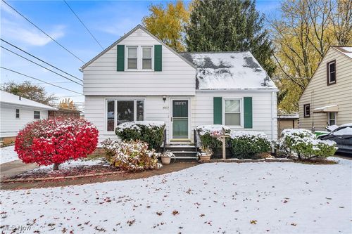 5617 E 139th St, Garfield Heights, OH, 44125-6067 | Card Image