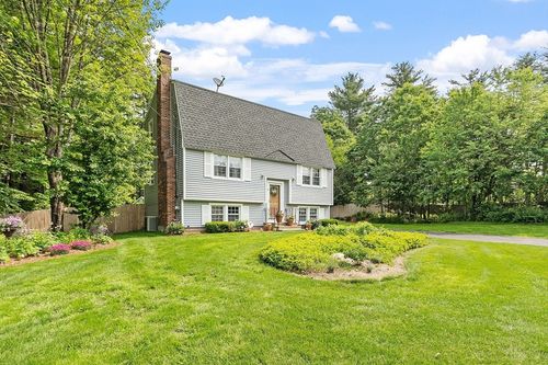 12 Willow Dr, Townsend, MA, 01469-1201 | Card Image
