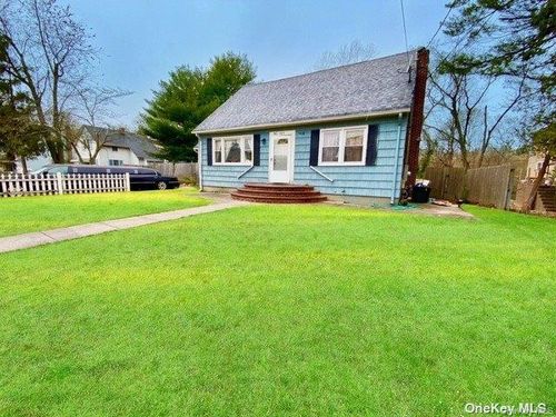 117 Blydenburg Ave, Smithtown, NY, 11787-1876 | Card Image