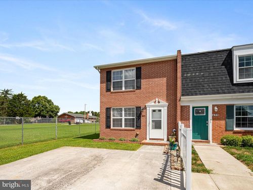 641 W 11th St, FRONT ROYAL, VA, 22630-2952 | Card Image