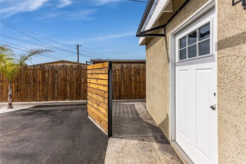 12008 Roscoe Blvd, North Hollywood, CA, 91605-1501 | Card Image