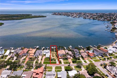 6527 Bayou Grande Blvd Ne, ST PETERSBURG, FL, 33702-4723 | Card Image