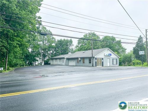 4341 W Mountain View Dr, Walnutport, PA, 18088-9731 | Card Image