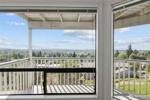 813 Mccormick St Se, Olympia, WA, 98501-1738 | Card Image