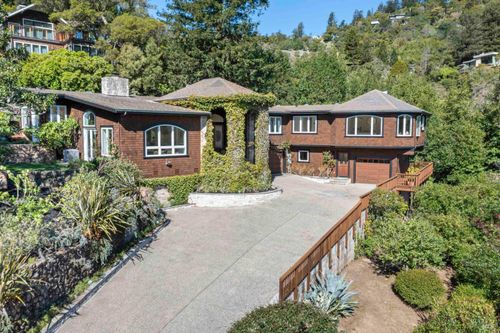 33 Acorn Way, Kentfield, CA, 94904-2646 | Card Image