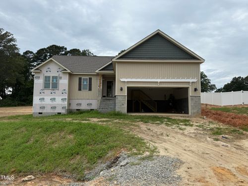 201 Tee Dr, Selma, NC, 27576-2409 | Card Image