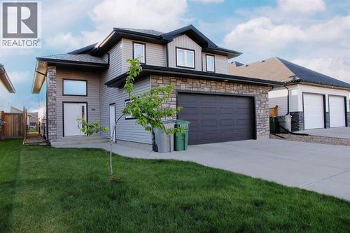 3908 41a Avenue, Lloydminster, SK, S9V2J3 | Card Image