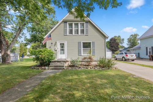 316 W End Street, Alma, MI, 48801 | Card Image