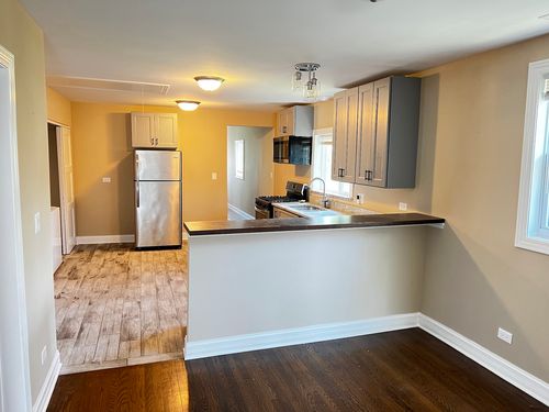 apt-2-5328 W Leland Ave, Chicago, IL, 60630-3665 | Card Image
