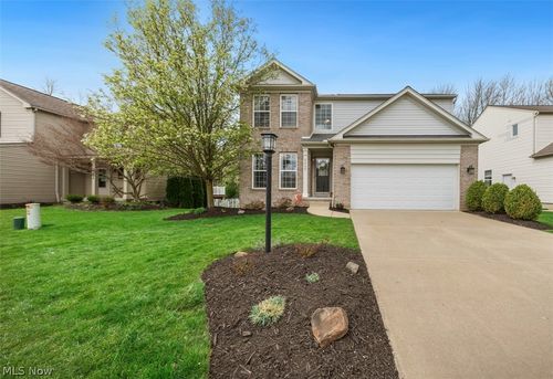 9660 Sunray Dr Drive, Olmsted Twp, OH, 44138 | Card Image