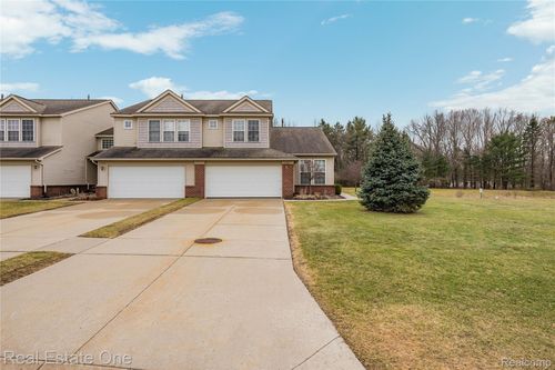 2283 Crystal Crossing Dr, Howell, MI, 48843-7004 | Card Image
