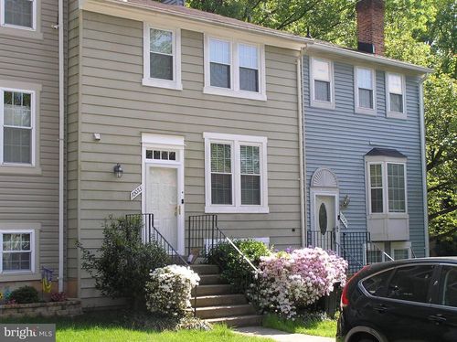 10053 Chestnut Wood Ln, BURKE, VA, 22015-2702 | Card Image
