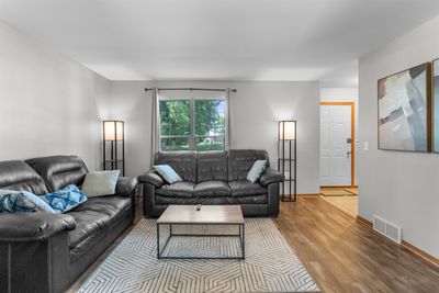 5121 Oak Valley Drive, House other with 3 bedrooms, 2 bathrooms and null parking in Madison WI | Image 3