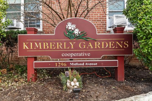 apt-l2-1296 Midland Ave, Yonkers, NY, 10704-1449 | Card Image