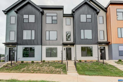 5426 Golf Dr, CROZET, VA, 22932-1528 | Card Image