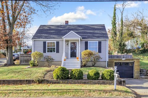 378 Castle Ave, Fairfield, CT, 06825-5438 | Card Image