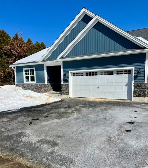 19-19 Nicole Cir, Southampton, MA, 01073-9230 | Card Image
