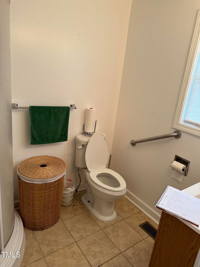 Master Bathroom Toilet | Image 9