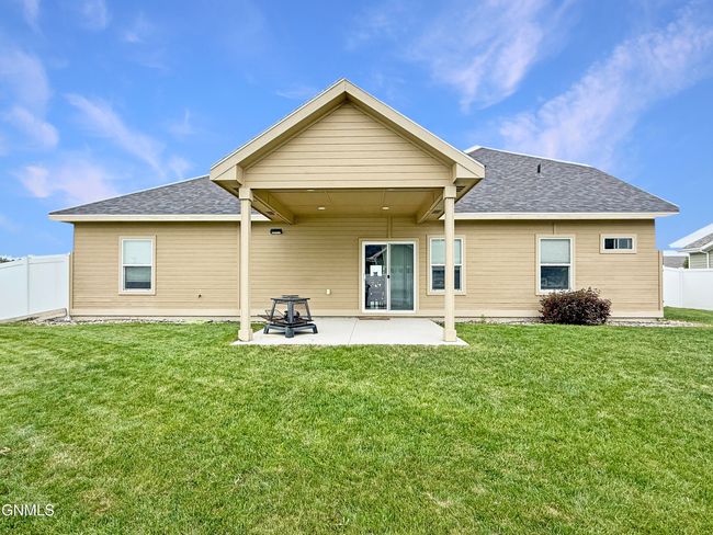 512 70 Th St E, House other with 3 bedrooms, 2 bathrooms and null parking in Williston ND | Image 25