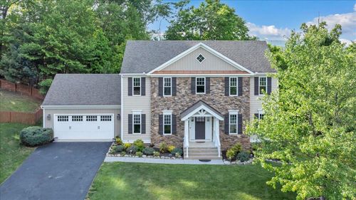 5882 Monet Dr, Roanoke, VA, 24018-5237 | Card Image